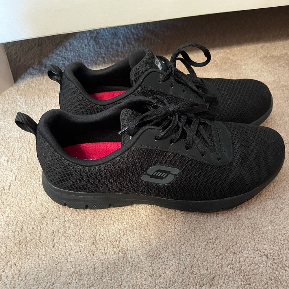 skechers non slip shoe